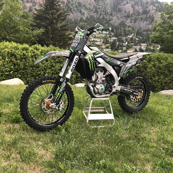CUSTOM MOTO GRAPHICS