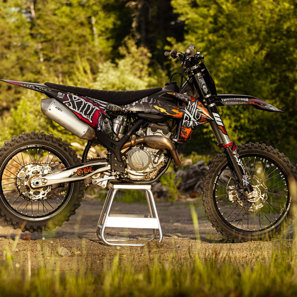 CUSTOM MOTO GRAPHICS