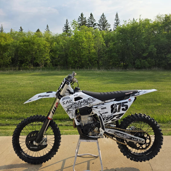CUSTOM MOTO GRAPHICS