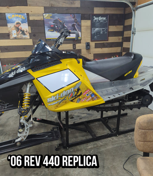 REPLICA REV GRAPHICS